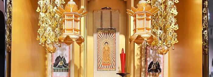 ▽ 浄土真宗 大谷派 供笥 蓮水彩色入 本金箔押 1対