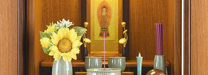 お仏壇に飾る「常花」とはどんな仏具？意味・飾り方などを画像で解説