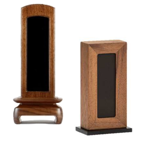 繰り出し位牌(回出位牌)とは？使い方や文字入れ方法、費用を解説 | お